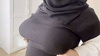 Friend'_s Arab wife showed tits