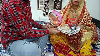 After breaking the fast on Karva Chauth, husband and wife'_s chudai.