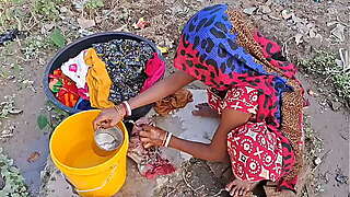 Desitopten kapde do rahi bhauji ki ghar me jakar anal sex videos