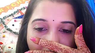 Smart Bhabi Hard Pussy Pumping on Video Call