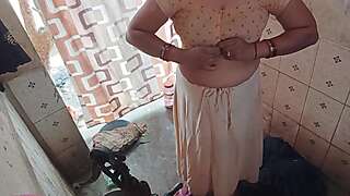 Nude Bath Show Desi Bhabhi