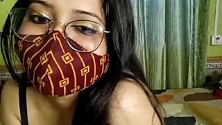 Lisa Bhabhi Sexy Dance and Pussy Pamping