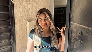 La sirvienta obediente: &oacute_rdenes atrevidas por una jugosa recompensa