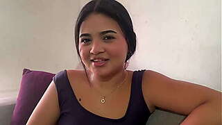 Mi hermanastra llega de viaje despu&eacute_s de mucho tiempo sin verla, me gusta como se ve ahora