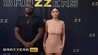BRAZZERS - Violet Myers Shows off her asshole to Paparazi