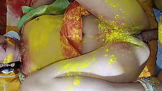 स्पेशल होली देवर भाभी की चोली खोल कर रंग लगाया कलरफुल होली चुदाई