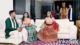 Chudai Boda hind&uacute_ termina en orgia entre hermanastras y padrastros.