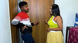 बॉयफ्रेंड लड़की के घर पर आया उससे मिलने