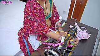 Sasur bahu alone- Indian Bahu get Hard Fucked in Hairy Tight Pussy by Sasur ji when bahu takes measurement.