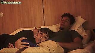 Mi hermanastra notas mis perversas intenciones de follarle la garganta y ella se deja (casi nos descubren)