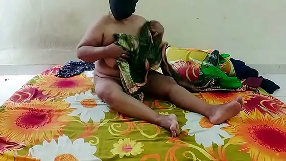 My desi bhabhi showing big boobs and Big ass on video call when she alone at home