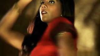 Indian Milf Babe Is Awesome When She Dances