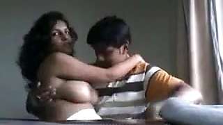 Desi boyfriend playing with juicy boobs of his girlfriend