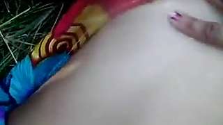 northindia girl show off outdoor and bust girl touch