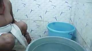 Desi horny housewife bathing with devar
