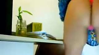 Sexy girl getting horny in office -indian looks