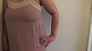 Sexy Indian Aunty Anamika expose her HUGE Boobs