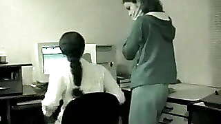 lesbiche indiane ufficio