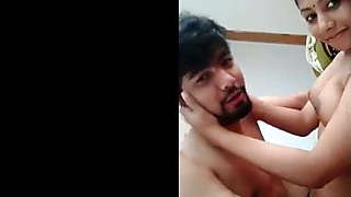 Village girl has sex with boyfriend in a hotel.