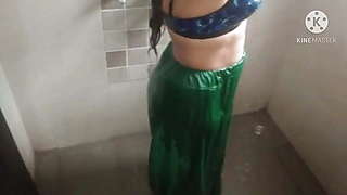 Desi bhabhi ko bathroom me choda