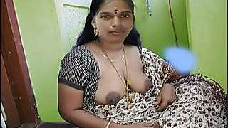 Indian Aunty Hot Boobs