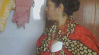 Sexy Mature Indian aunt spied in bathroom Part 1