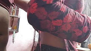 Kitchen me bhabhi ji ko ache se lund ka maja diya devar ne