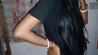 Hot Indian wife hardcore fucking on alone at home