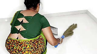 Maid zadu laga rahi thi aapni Biwi ke samne chi