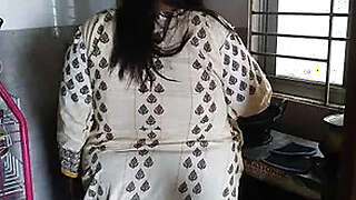 Desi Bhabhi Khana Bana Rahi The Tabhi Devar Piche Se Aya Aur Uski Chudai Kar De - Bhabhi Fucked In Kitchen While Cooking