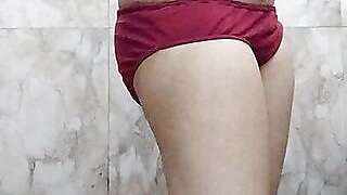 20 year old gilr showing navel hot figure