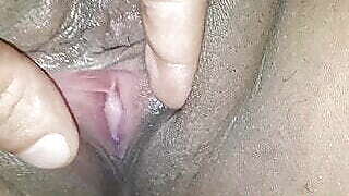 Hot Sex with Desi bhabhi Boli jaldi se chodo Real homemade desi bhabhi fucking. Indian Aunty ki chudai- QueenbeautyQB