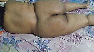 (chor ke sath Choda chodi karti ho) - Hot Indian Aunty Has Dangerous Romance With Thief at Home