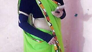 Desi Indian mom fucking and blowjob job in bedroom