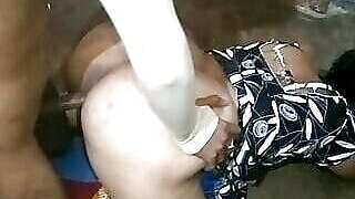 Badi bua ko uske chote dever ne choda.