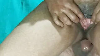 Pati ke jane ke bad patni driver se chudwa li