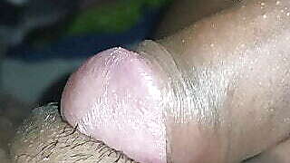 Mujko. Raat me. Sone nhi deta. Hai. Mera pati