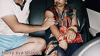 Raat ko Akeli Desi Ladki Ko Fusla Kr bailgadi Mein Bithaya Or Chod Kar Sadak Par Hi Vapis Chod Diya