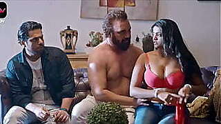 बॉयफ्रेंड ने किया मजबूर