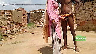 भाभी की चू त की प यास देवर के लंड से बुझी और लंड पकड़ के बाहर से घर चोदा