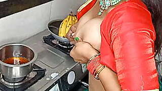 कोमल ने अपने दूध का चाय ससुरजी को पिलाया