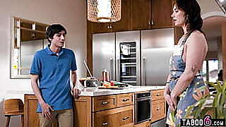 Big ass MILF stepmom Siri Dahl anal fucked by her tiny stepson in the kitchen