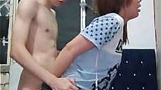 HERMANASTRA CALIENTE CACHONDA ME EMPIEZA A COQUETEAR TOCANDOME CON SUS RICOS LABIOS, HERMANASTRA CACHONDA COLOMBIANA- PORNO EN ESPANOL-