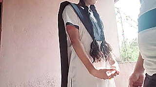 इंडियन लड़की को ट्यूशन पढ़ाने वाला सर ने है उसको पेल दिया